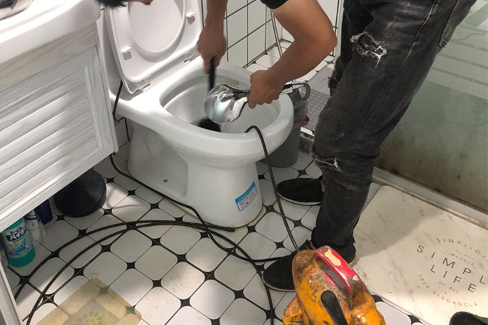 土默特右马桶堵塞自己疏通还是找师傅?专业上门服务让你省时更省心